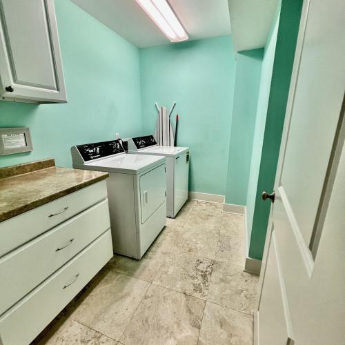 Tybee Retreat Whole Building Tybee Retreat Whole Building