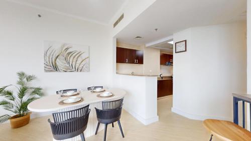 Vacationer l High Rise 2 Bedroom Apartment l Free parking & Pool Access, Dubaj (zdjęcie 10)