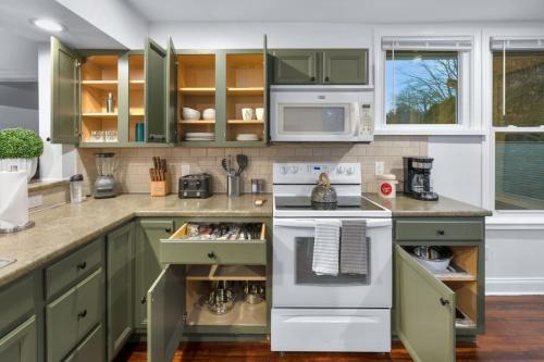 31 - Downtown Terryville- 1 Br in บริสตอล (CT)