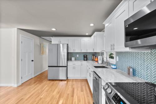 26 Beautifully Renovated 2 BR Home
