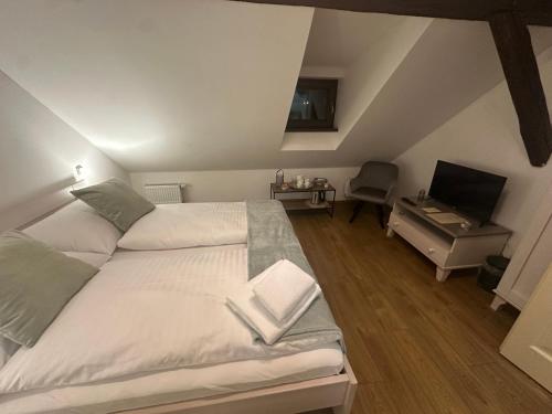 Double Room image 4