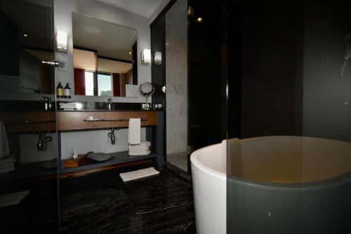 Superior Suite image 1