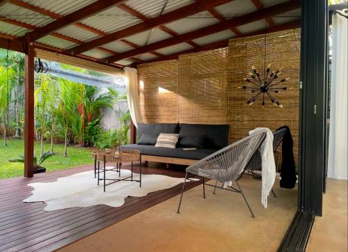 Tropical Modernist Retreat in Mission Beach