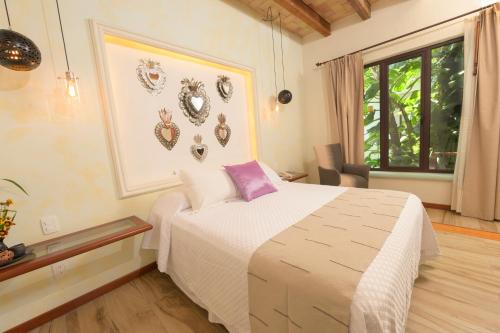 Standard Queen Room image 10