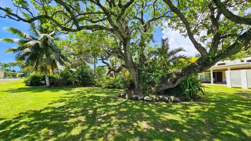 Kert, TeMakatea Villa in Matavera