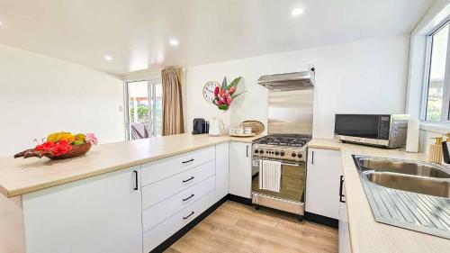 Konyha, TeMakatea Villa in Matavera