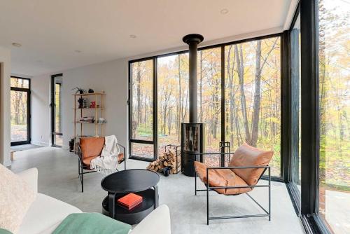 Chalet Black Box in Mansonville (QC)