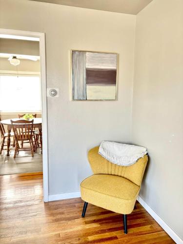 Historic 2 bedroom home in Old Town-main floor thumb 4