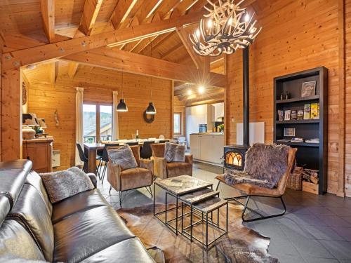 Elegant chalet in Manhay with Sauna