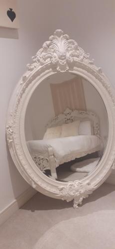 Charming & Cosy Double Room with Balcony in Wembley - Walking Distance to Wembley Stadium!, London (photo 5)
