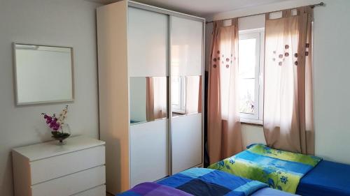Three-Bedroom Apartment with Terrace and Sea View image 10