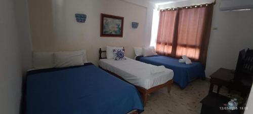 Triple Room with Private Bathroom image 3