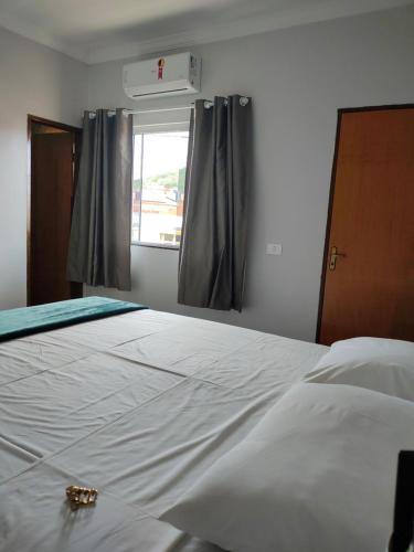 Double Room image 2