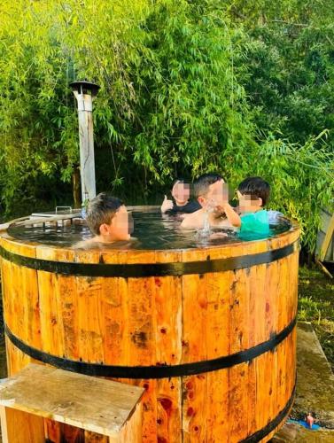 Cabaña nueva con tinaja grande (Cabana nueva con tinaja grande) in Saavedra