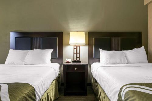 Deluxe Queen Room with Two Queen Beds