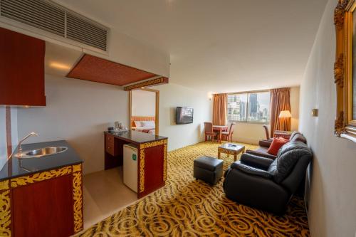 room detail thumbnail 1