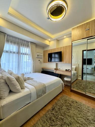 Manila Bay Suite, Manila