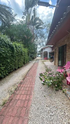 Pakmeng BEACH Resort in Pak Meng Beach