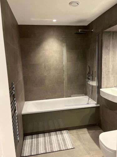 Two-Bedroom Apartment with City View, Birmingham (fotografie 6)
