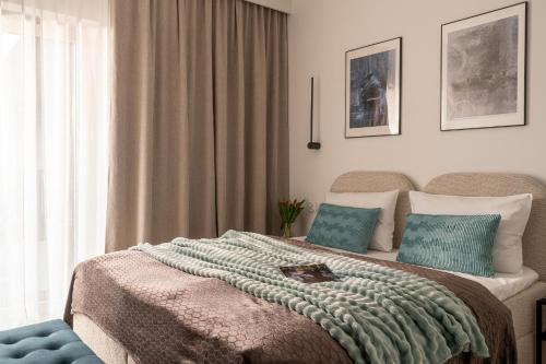 One-Bedroom Deluxe Apartment