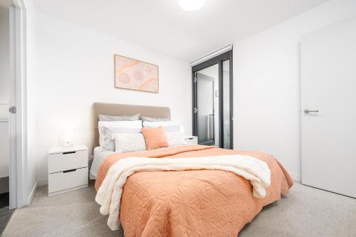 Luxe Flemington Cityscape views Pool Gym Parking