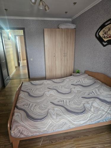 Трехкомнатные апартаменты в центре города, Pavlodar (foto 8)