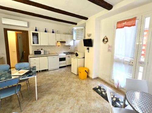 Two-Bedroom Apartment image 3
