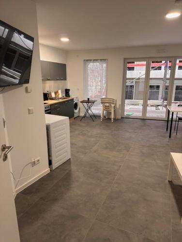 Moderne Wohnung für 4 Personen mit extra Schlafzimmer, Wohnzimmer & Balkon (Moderne Wohnung fur 4 Personen mit extra Schlafzimmer, Wohnzimmer & Balkon) in Alzey