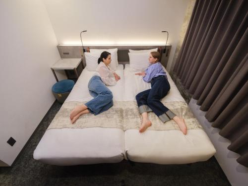 Twin Room image 1