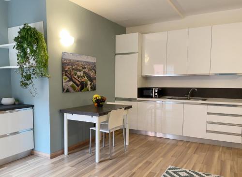 Rentopolis Apartments - Palazzo Candiani - Milan