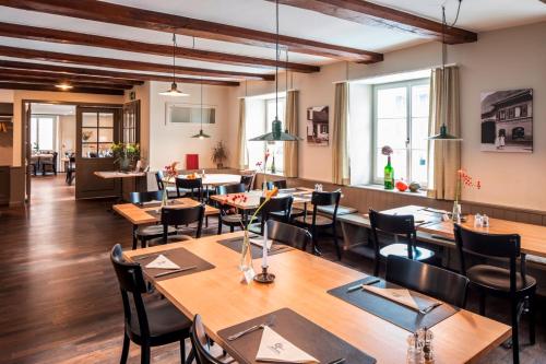 ห้องอาหาร, Landgasthof Adler in ไรน์เฟ็ลเด็น