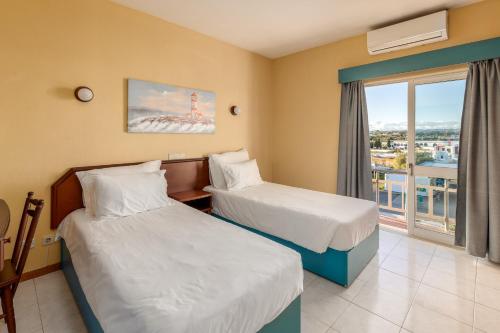 Chambre avec 2 lits, balcon