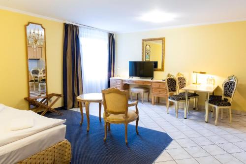 room detail thumbnail 0