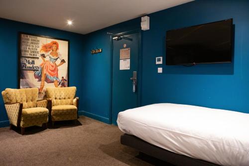 The Dirty Liquor Hotel - image 2