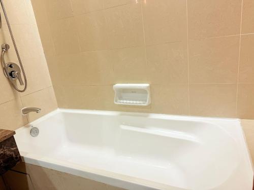 Full-sized bathtubs