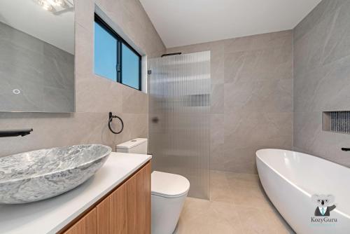 KozyGuru | Cobbitty | Brand New Stylish 4BR House in Cobbitty