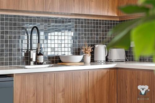 KozyGuru | Cobbitty | Brand New Stylish 4BR House in Cobbitty