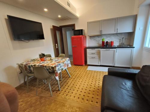 New Seaside Apartment, 10m to the beach, WI-FI&TERRACE, Bordighera
