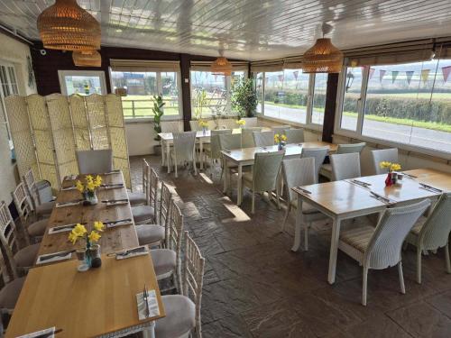 The Flying Fish Stables - image 2