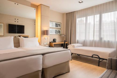 Standard Triple Room image 3