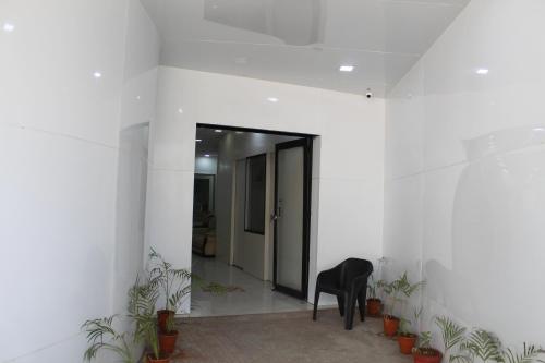 Bejárat, HOTEL SKYLARK in Vapi