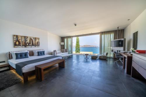 Suite with Sea View