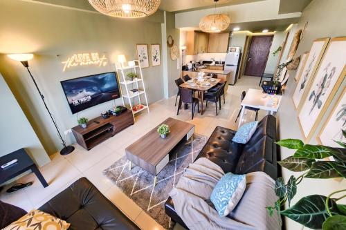 Lush 2br 98sqm MOA 200mbps Netflix XBOX Printer, Manila