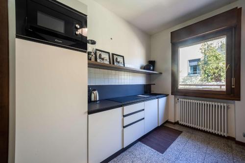 Apartment with Terrace image 6