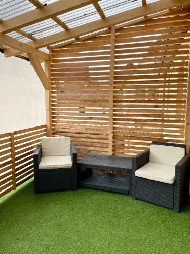 Max Haus 2 Max Haus 2