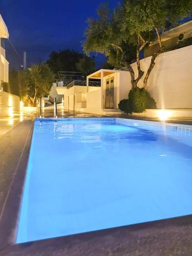 外部景觀, Pouletis Aetheria Suites-Luxury Seaview Stay with Pool in 阿克羅吉亞利