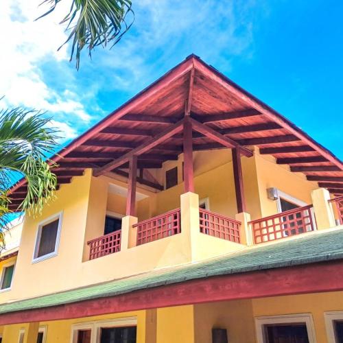 Unterkunft von außen, Modern Girasoli Suites 04 in Malindi