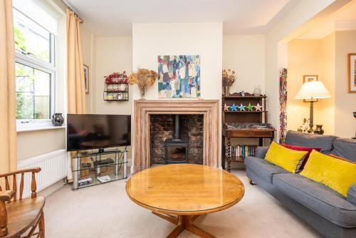 59 St Denys Road Gorgeous 2-Bed House Right in the Heart of York - Pass the Keys gîte à louer Travelodge York Central