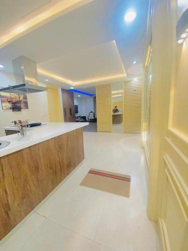 Gold Crest Luxuries APT with high end Amenities & Mall - image 11