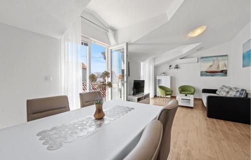 Konyha, 2 Bedroom Gorgeous Apartment In Vezac in Vezac